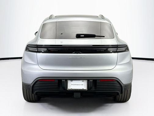 2025 Porsche Macan 4S