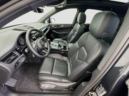 2025 Porsche Macan T
