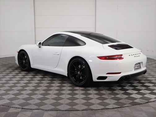 2019 Porsche 911 Carrera