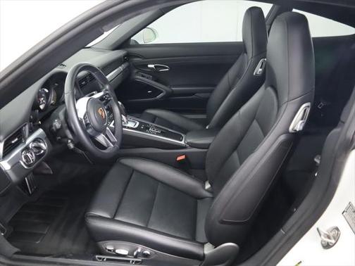 2019 Porsche 911 Carrera