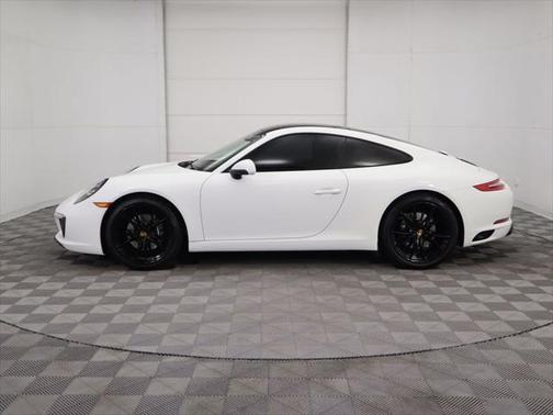 2019 Porsche 911 Carrera