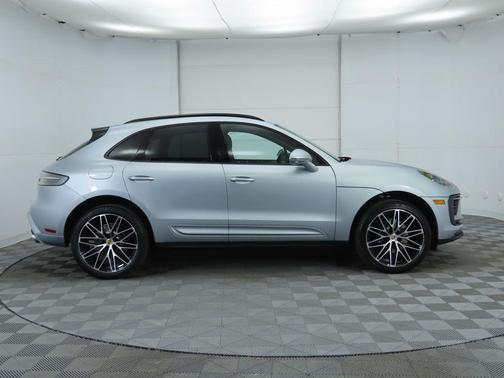 2025 Porsche Macan T