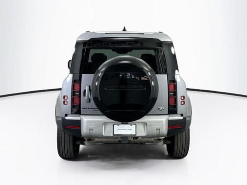 2023 Land Rover Defender 90 SE