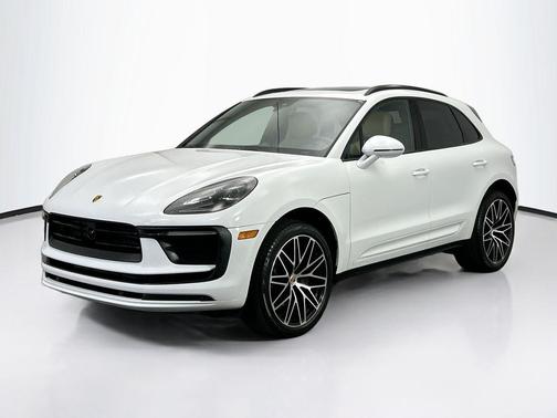 2025 Porsche Macan Base
