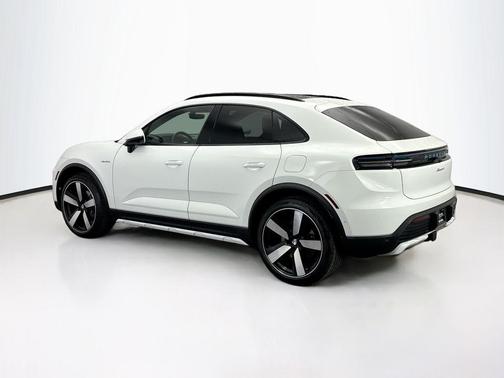 2024 Porsche Macan 4
