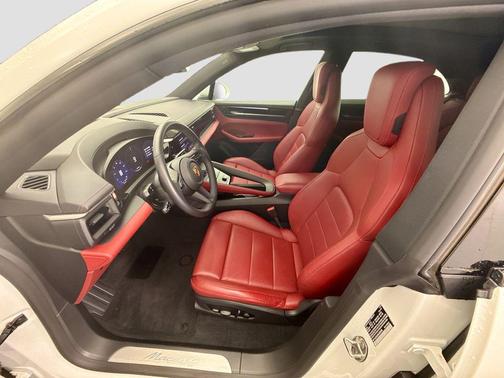 2024 Porsche Macan 4