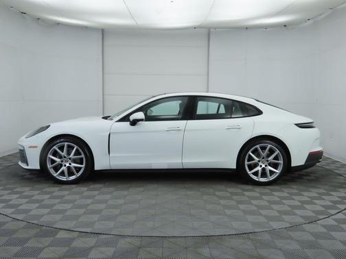 2025 Porsche Panamera 