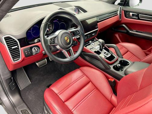 2023 Porsche Cayenne GTS