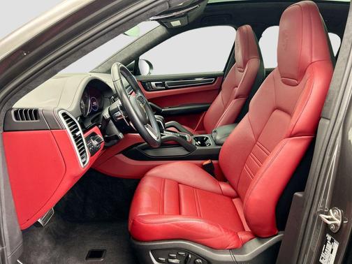 2023 Porsche Cayenne GTS