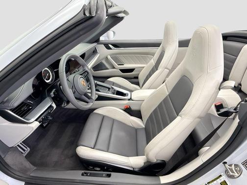 2024 Porsche 911 Carrera