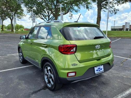 2023 Hyundai VENUE SEL