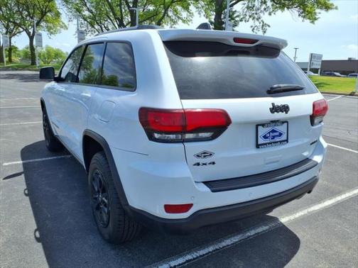 2020 Jeep Grand Cherokee Laredo