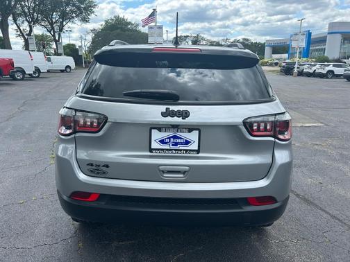 Billet Silver Metallic Clearcoat 2023 Jeep Compass Latitude