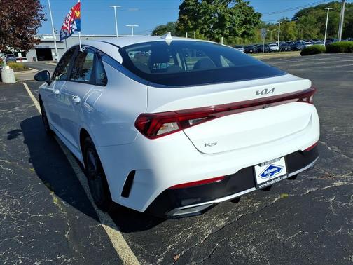 2022 Kia K5 LX