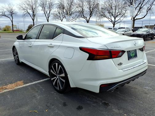 Pearl White Tricoat 2020 Nissan Altima SR FWD