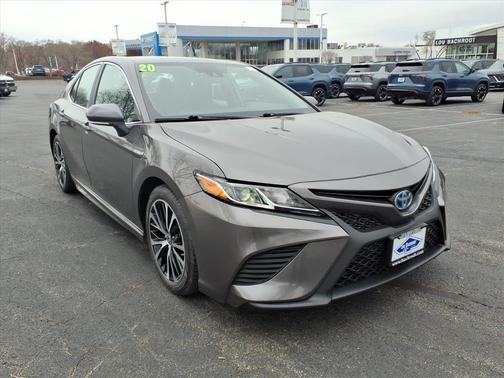 2020 Toyota Camry SE