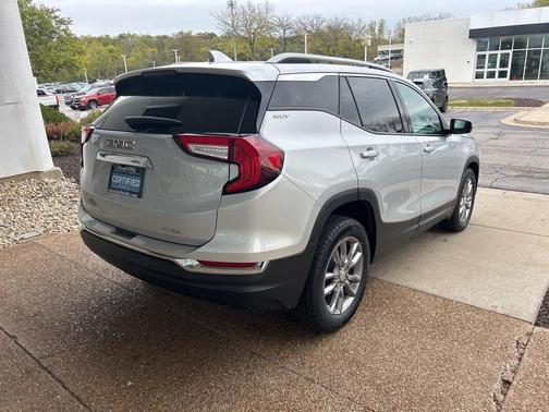 2022 GMC Terrain SLT