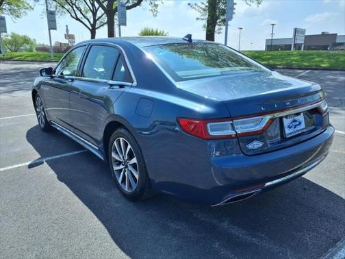 2018 Lincoln Continental Premiere