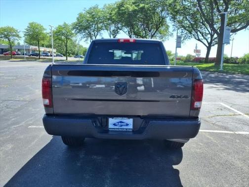 2024 RAM 1500 Classic Warlock Crew Cab 4x4 5'7' Box