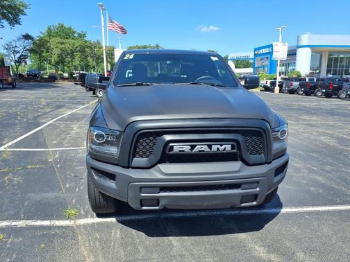 2024 RAM 1500 Classic Warlock Crew Cab 4x4 5'7' Box