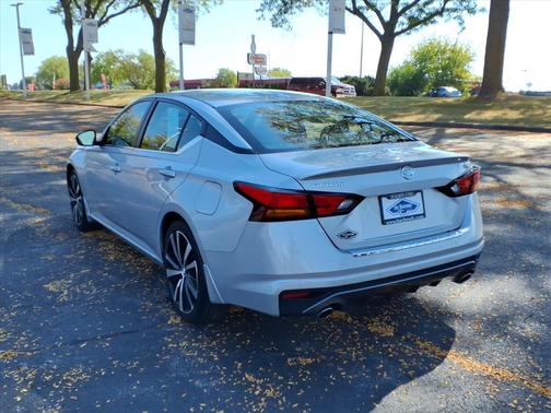 2021 Nissan Altima SR FWD