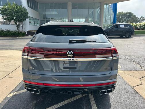 pure gray 2026 Volkswagen Atlas Cross Sport 2.0T SEL Premium
