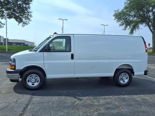 2025 Chevrolet Express 2500 RWD 2500 Regular Wheelbase WT