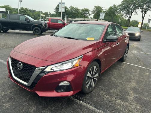 Scarlet Ember Tintcoat 2021 Nissan Altima 2.5 SL
