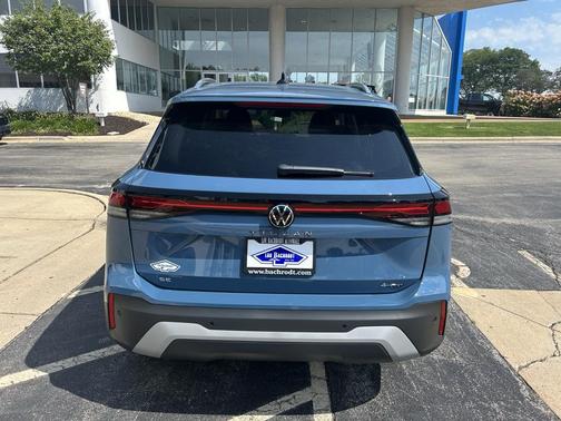 Monterey Blue Pearl 2026 Volkswagen Tiguan 2.0T SE