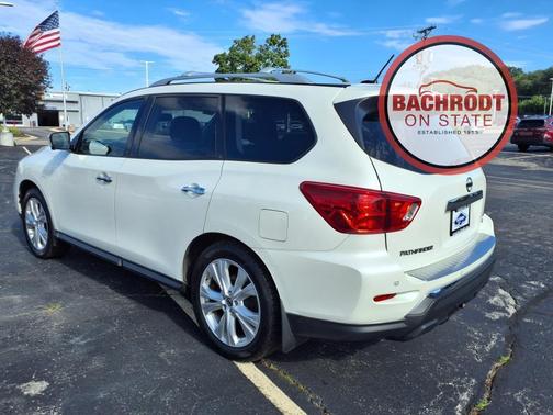 2018 Nissan Pathfinder SL