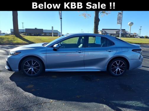 2023 Toyota Camry SE