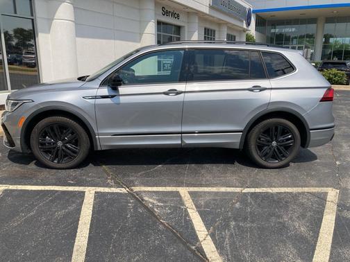 2022 Volkswagen Tiguan 2.0T SE R-Line Black 4MOTION