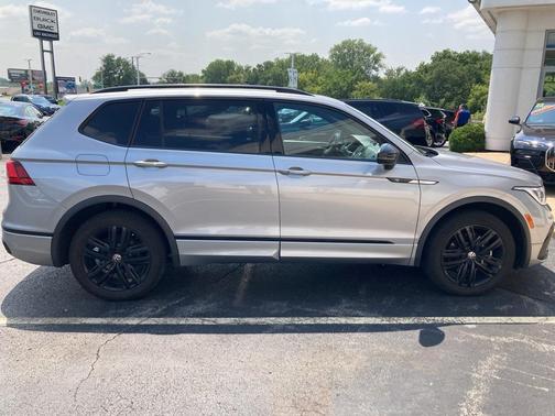 2022 Volkswagen Tiguan 2.0T SE R-Line Black 4MOTION