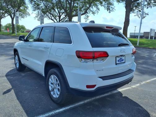 2022 Jeep Grand Cherokee Laredo