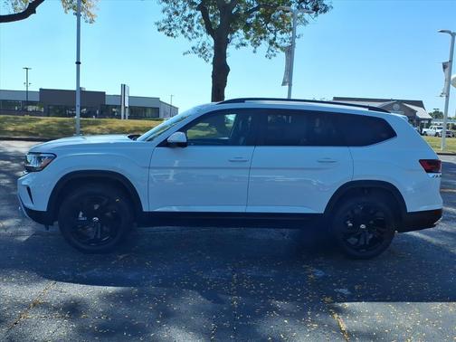 2023 Volkswagen Atlas 3.6L SE w/Technology