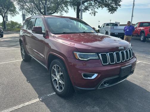Velvet Red Pearlcoat 2018 Jeep Grand Cherokee Sterling Edition