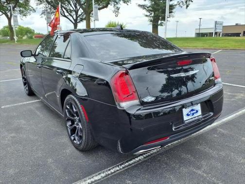 2019 Chrysler 300 S