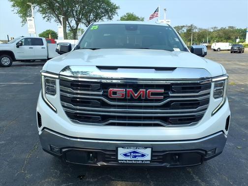 Summit White 2025 GMC Sierra 1500 SLT