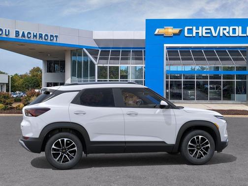 Summit White 2026 Chevrolet Trailblazer LT