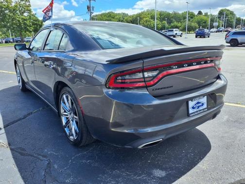 2016 Dodge Charger SE
