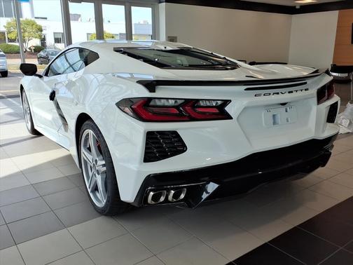 2026 Chevrolet Corvette Stingray w/2LT