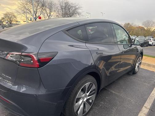 2023 Tesla Model Y Long Range Dual Motor All-Wheel Drive