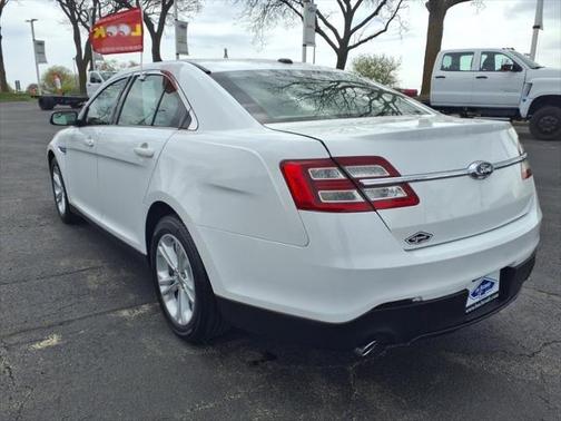 2017 Ford Taurus SE