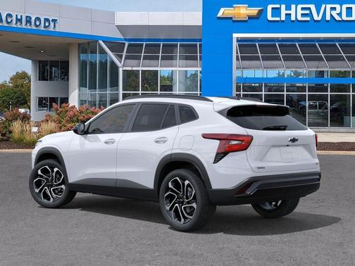 Summit White 2026 Chevrolet Trax FWD 2RS
