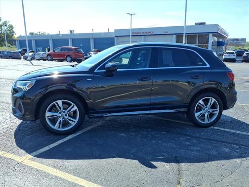 2019 Audi Q3 2.0T S line Prestige