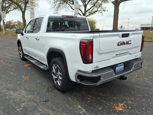 2025 GMC Sierra 1500 SLT
