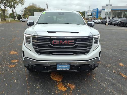 2025 GMC Sierra 1500 SLT