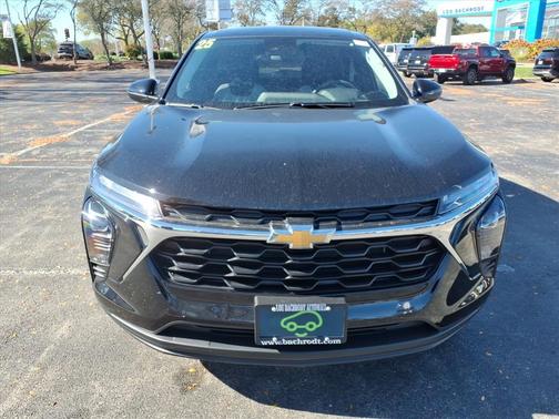 Mosaic Black Metallic 2025 Chevrolet Trax LS