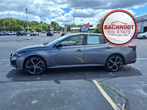 2023 Nissan Altima SR FWD