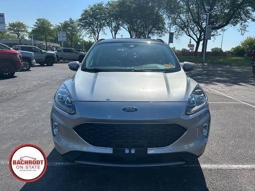 Iconic Silver Metallic 2022 Ford Escape Titanium